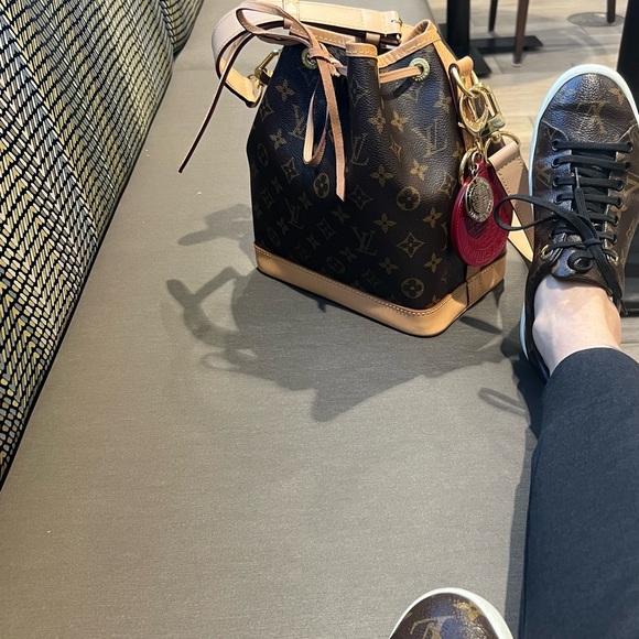 LOUIS VUITTON TRUNK Bag Charm - Picture 8 of 16